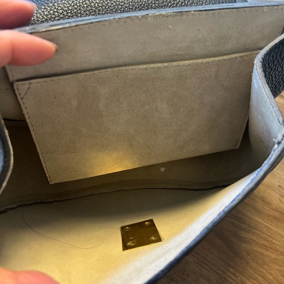 CHLOÉ
Leather Crossbody Bag - Picture 2 of 8